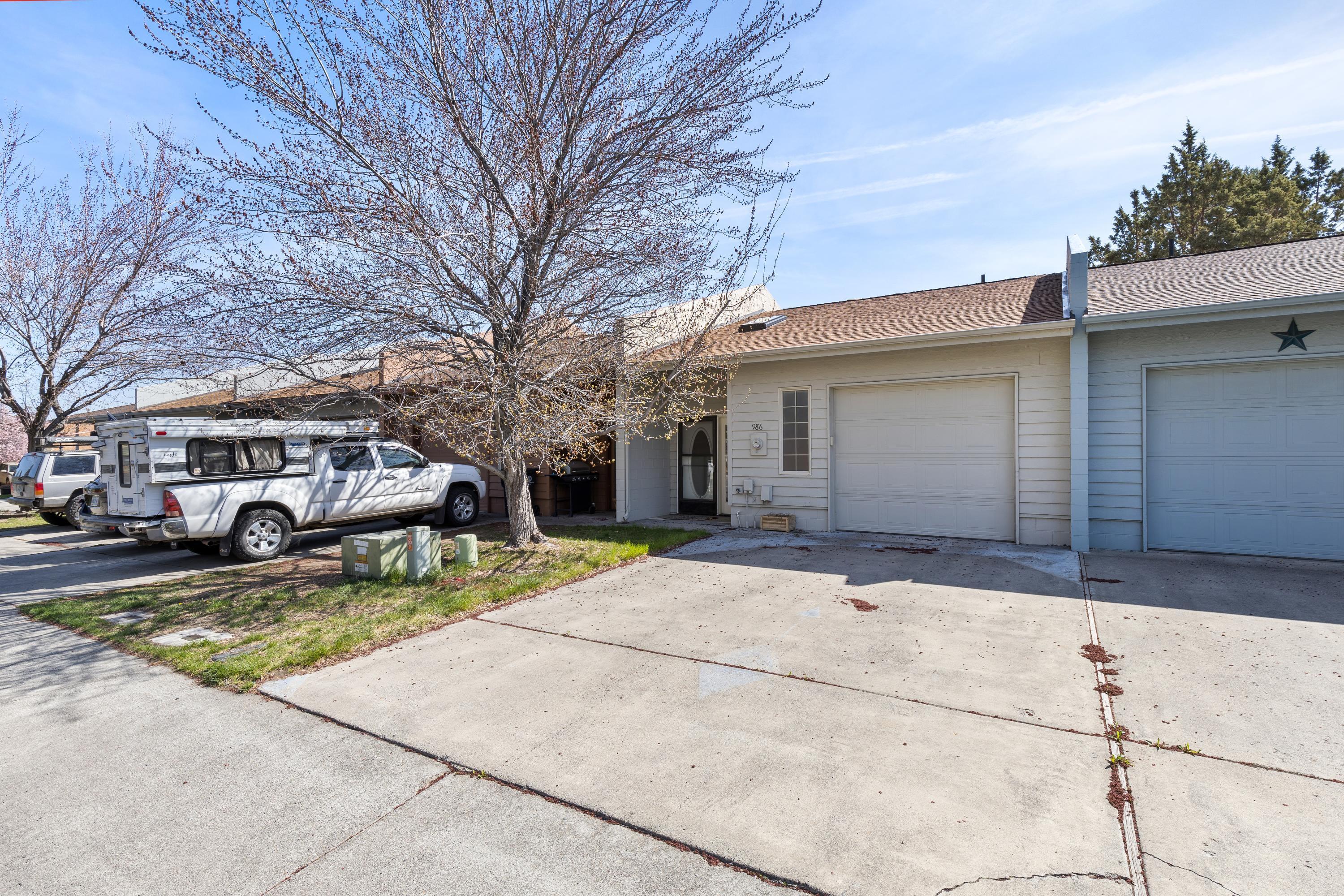 986 SE Centennial Street