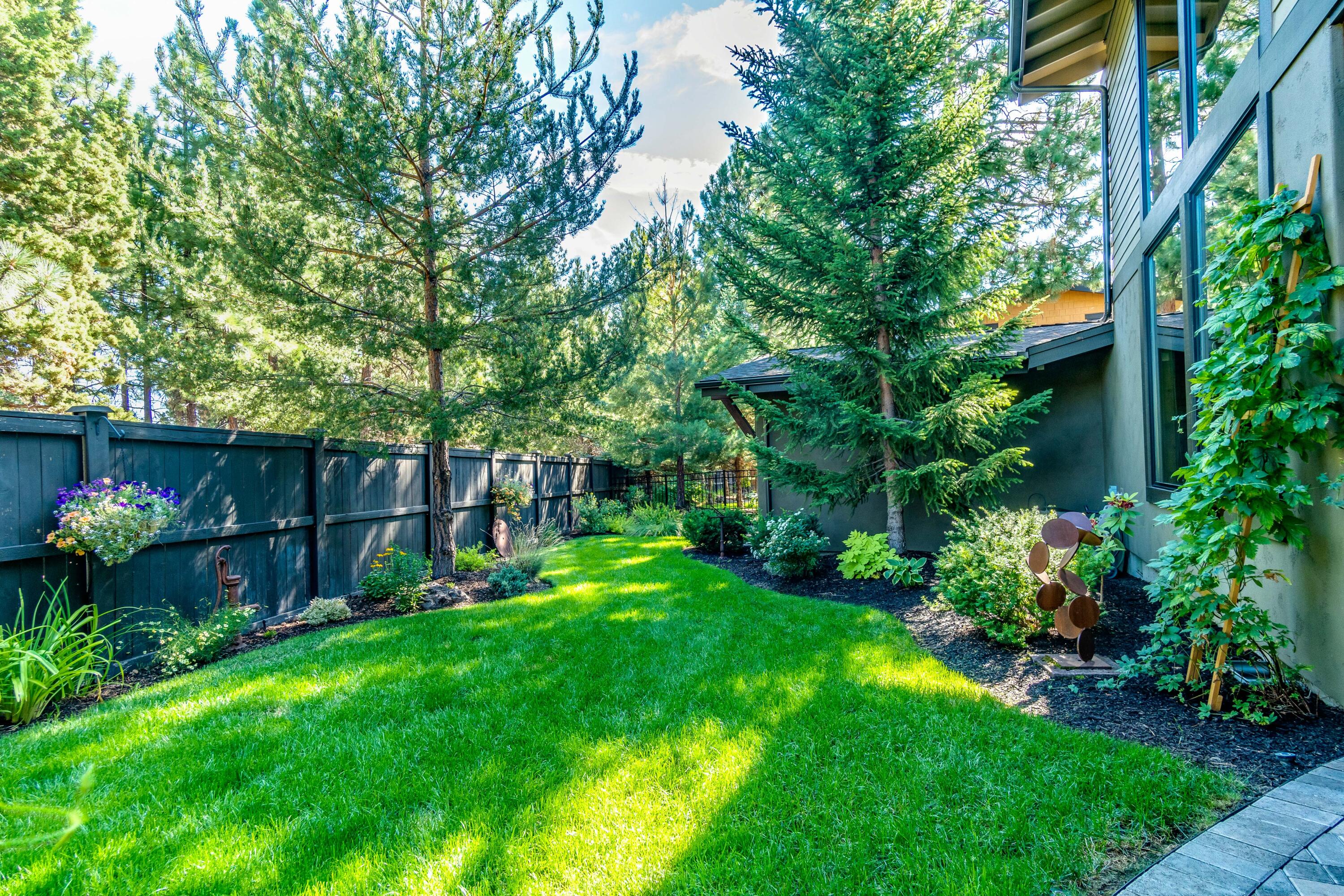 Three Pines - Residential