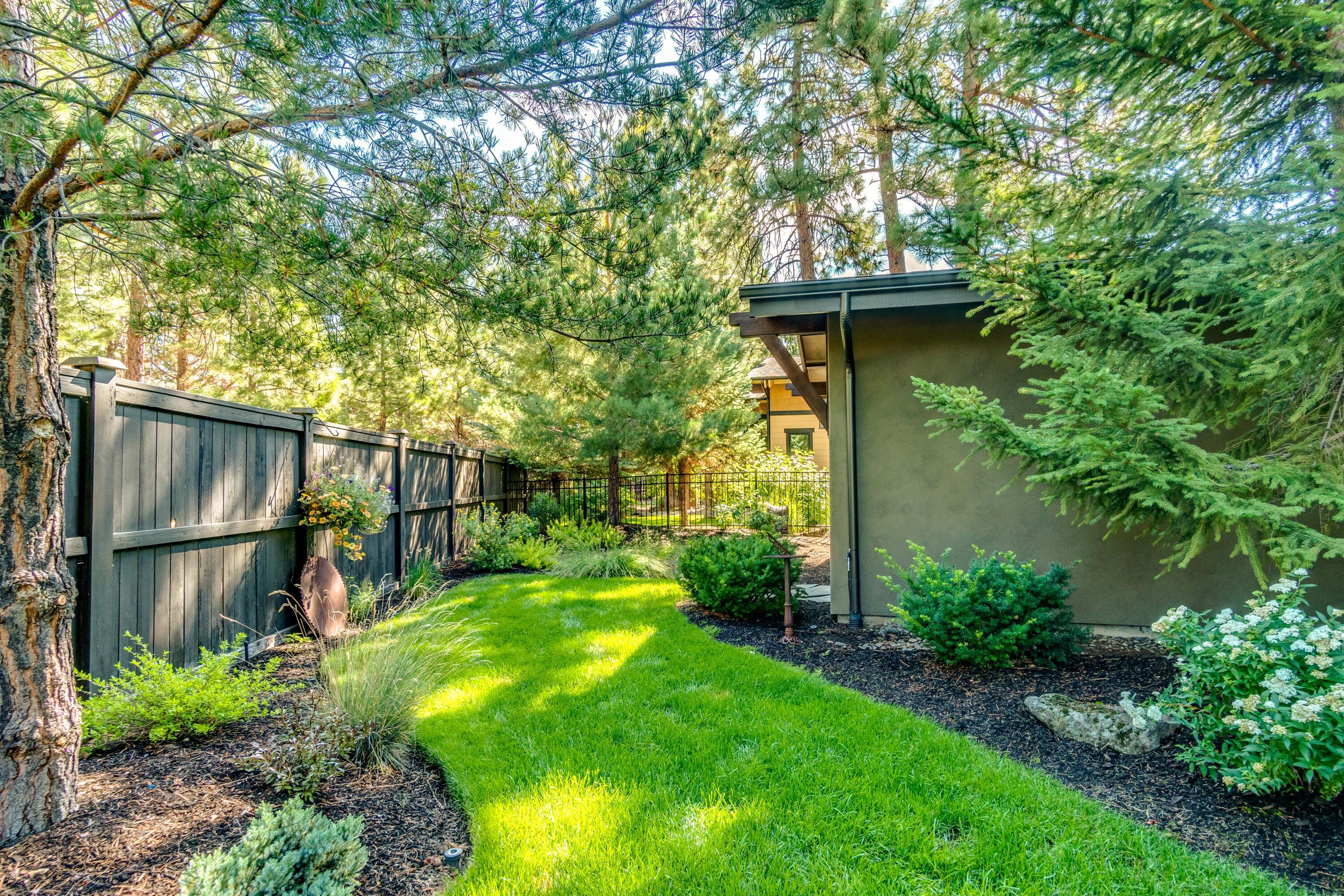 Three Pines - Residential