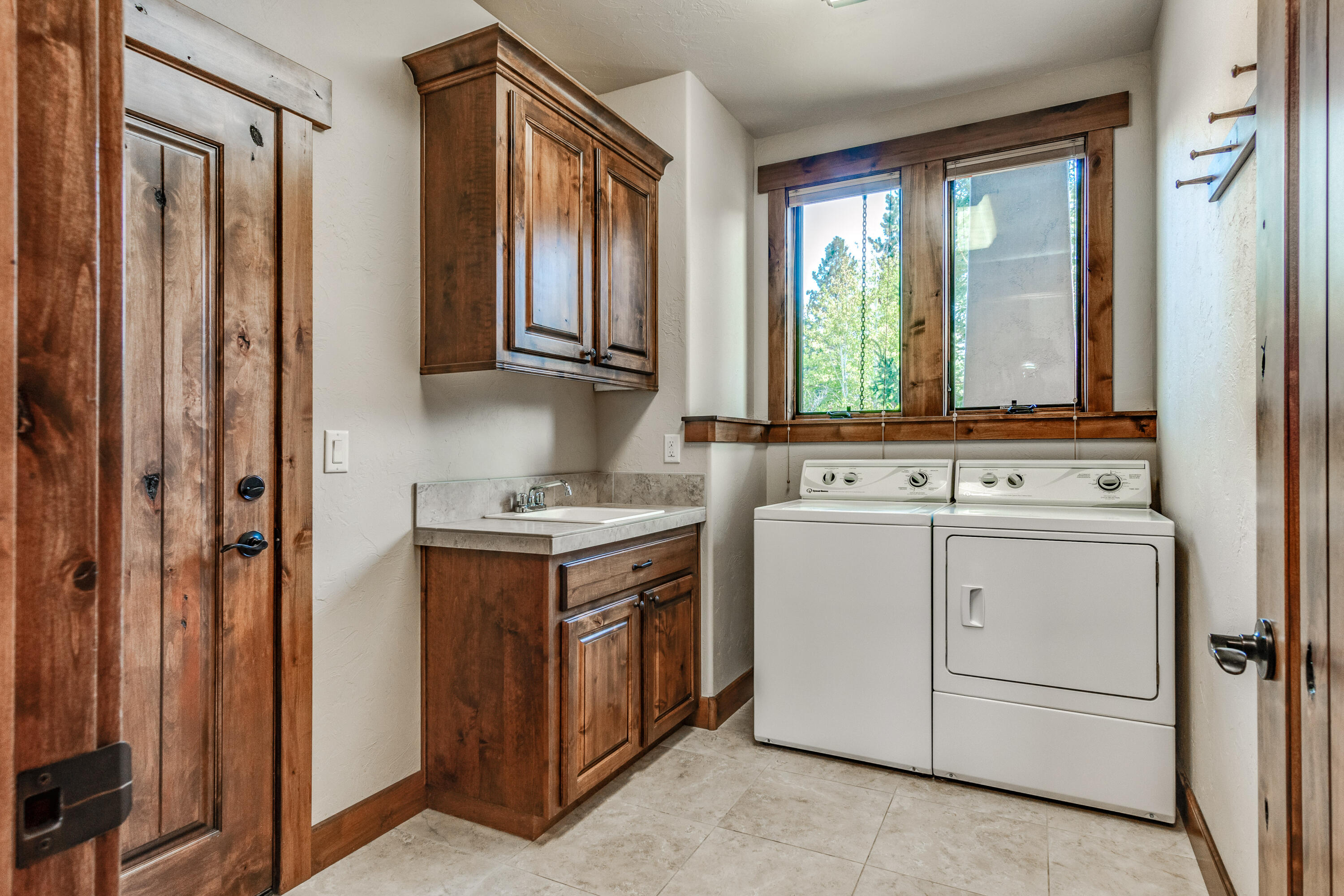 Three Pines - Residential