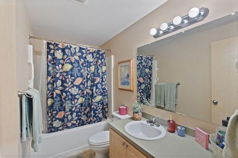 Tiny photo for 1116 SW Spruce Street, Grants Pass, OR 97526 (MLS # 220215173)