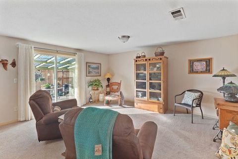 Tiny photo for 1116 SW Spruce Street, Grants Pass, OR 97526 (MLS # 220215173)