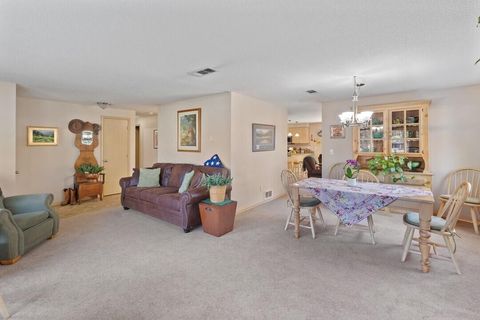 Tiny photo for 1116 SW Spruce Street, Grants Pass, OR 97526 (MLS # 220215173)