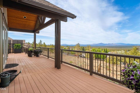 Tiny photo for 360 Vista Rim Drive, Redmond, OR 97756 (MLS # 220222932)