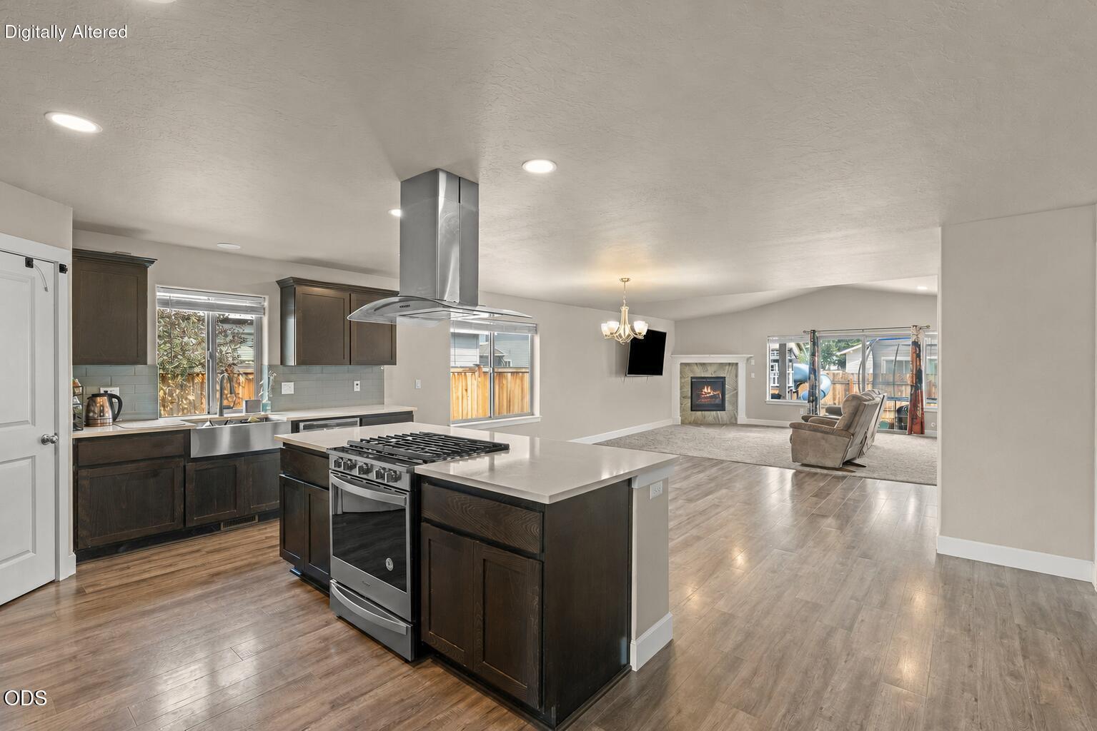 2477 SW Newberry Loop