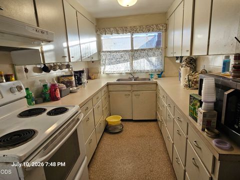 Tiny photo for 3031 Emerald Street, Klamath Falls, OR 97601 (MLS # 220225141)