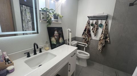 Tiny photo for 3316 Paramont Street, Klamath Falls, OR 97603 (MLS # 220215476)