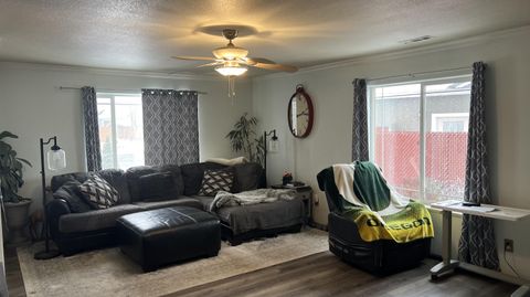 Tiny photo for 3316 Paramont Street, Klamath Falls, OR 97603 (MLS # 220215476)