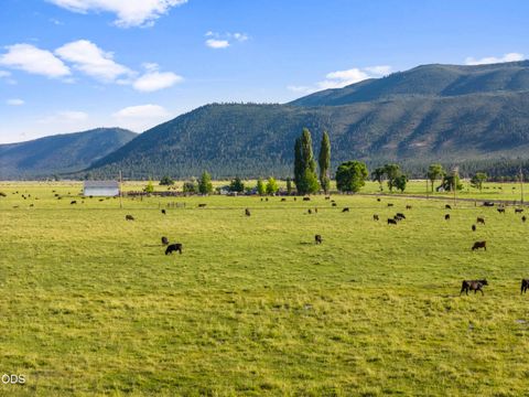 Tiny photo for 15655 W Langell Valley Road, Bonanza, OR 97623 (MLS # 220223854)