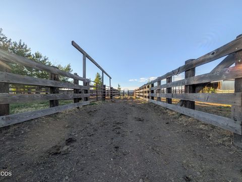 Tiny photo for 15655 W Langell Valley Road, Bonanza, OR 97623 (MLS # 220223854)