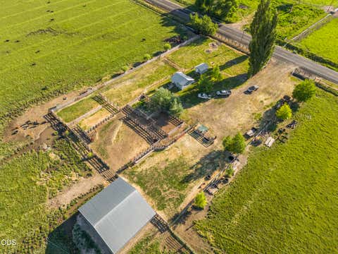 Tiny photo for 15655 W Langell Valley Road, Bonanza, OR 97623 (MLS # 220223854)