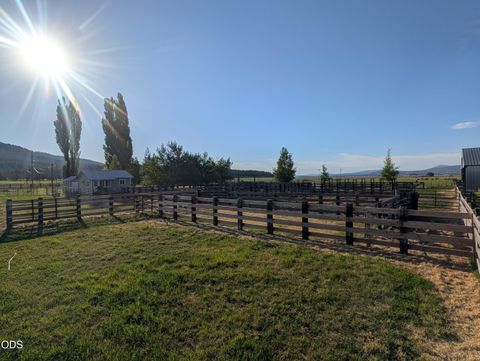 Tiny photo for 15655 W Langell Valley Road, Bonanza, OR 97623 (MLS # 220223854)
