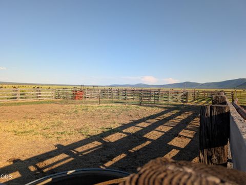 Tiny photo for 15655 W Langell Valley Road, Bonanza, OR 97623 (MLS # 220223854)