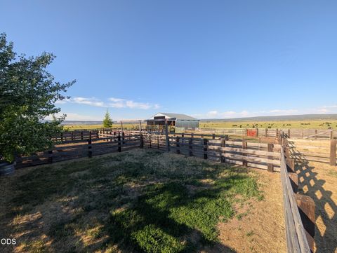 Tiny photo for 15655 W Langell Valley Road, Bonanza, OR 97623 (MLS # 220223854)