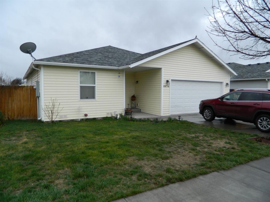 This home is nicely set up for its size. It is an open floor plan with vaulted ceilings. The bedroom set up is a split plan. The master has a walk in closet and tub shower combo. It is very clean and ready for a new owner