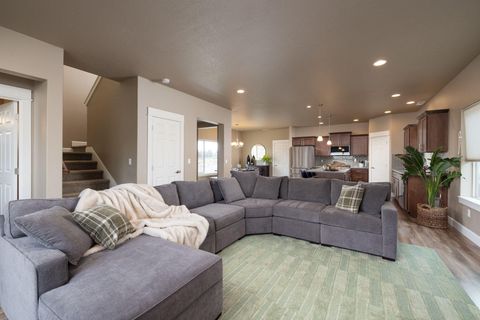 Tiny photo for 62905 Daniel Road, Bend, OR 97701 (MLS # 220214021)