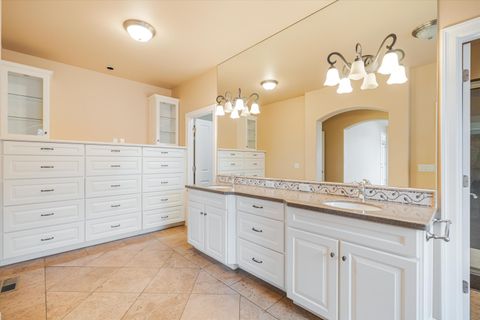 Tiny photo for 3269 NW Fairway Heights Drive, Bend, OR 97703 (MLS # 220212962)