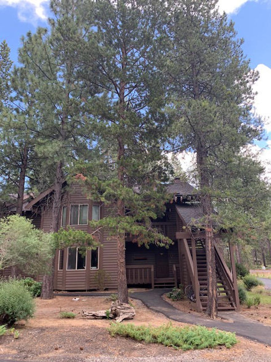 Looking for your Sunriver getaway? This downstairs condo has what you are looking for. Relaxation, fun, golfing, rivers, lakes, snow sports and more; all within miles of The Ridge Condos. Take a stroll or bike ride of the 35 miles of paved paths. Sunriver Village and the SHARC are less than a mile away. After a day of fun enjoy sitting by the fire with a warm beverage and read a book; take a short walk to the onsite hot tub and pool. The monthly HOA covers ALL utilities, cable, internet, property taxes, building insurance, interior and exterior reserve funds. Non-smoking and pet rules apply. RCI membership available. 1/8 share (6 weeks).