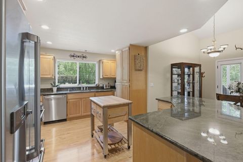 Tiny photo for 1211 SW Ironwood Drive, Grants Pass, OR 97526 (MLS # 220221778)