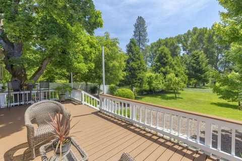 Tiny photo for 1211 SW Ironwood Drive, Grants Pass, OR 97526 (MLS # 220221778)