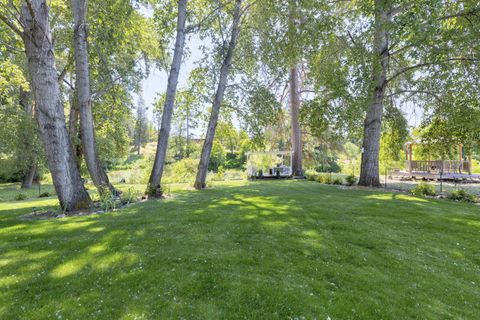 Tiny photo for 1211 SW Ironwood Drive, Grants Pass, OR 97526 (MLS # 220221778)