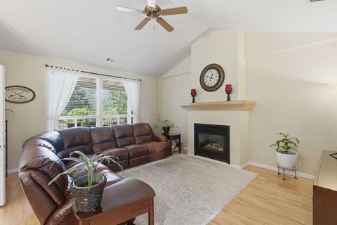 Tiny photo for 1211 SW Ironwood Drive, Grants Pass, OR 97526 (MLS # 220221778)