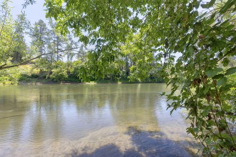 Tiny photo for 1211 SW Ironwood Drive, Grants Pass, OR 97526 (MLS # 220221778)