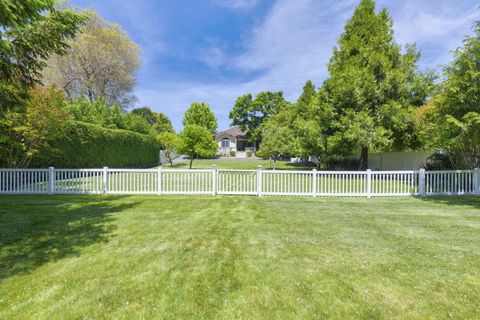 Tiny photo for 1211 SW Ironwood Drive, Grants Pass, OR 97526 (MLS # 220221778)