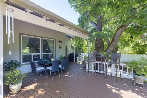 Tiny photo for 1211 SW Ironwood Drive, Grants Pass, OR 97526 (MLS # 220221778)