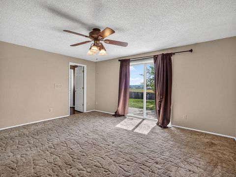 Tiny photo for 4316 El Cerrito Way, Klamath Falls, OR 97603 (MLS # 220221189)