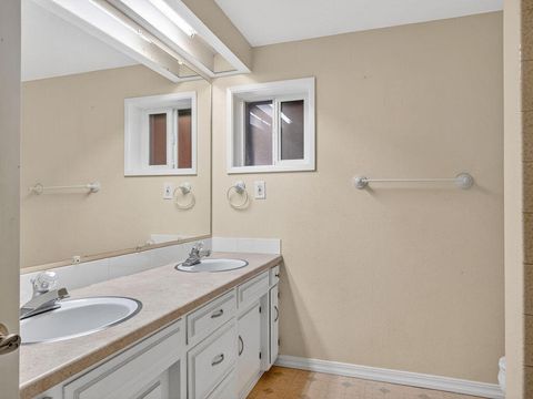 Tiny photo for 4316 El Cerrito Way, Klamath Falls, OR 97603 (MLS # 220221189)