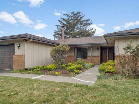 Tiny photo for 4316 El Cerrito Way, Klamath Falls, OR 97603 (MLS # 220221189)