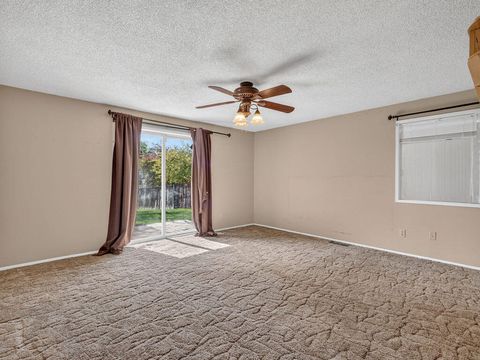 Tiny photo for 4316 El Cerrito Way, Klamath Falls, OR 97603 (MLS # 220221189)