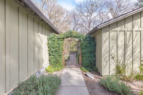 Tiny photo for 444 Sheraton Drive, Williams, OR 97544 (MLS # 220217827)