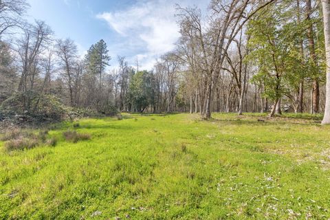 Tiny photo for 444 Sheraton Drive, Williams, OR 97544 (MLS # 220217827)