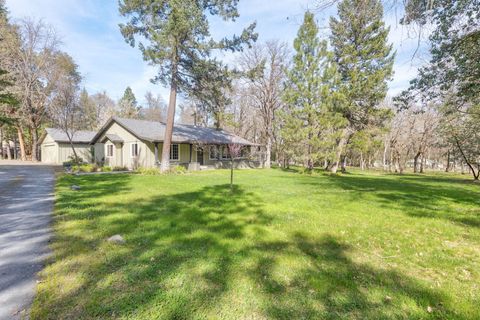 Tiny photo for 444 Sheraton Drive, Williams, OR 97544 (MLS # 220217827)