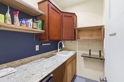 Tiny photo for 444 Sheraton Drive, Williams, OR 97544 (MLS # 220217827)