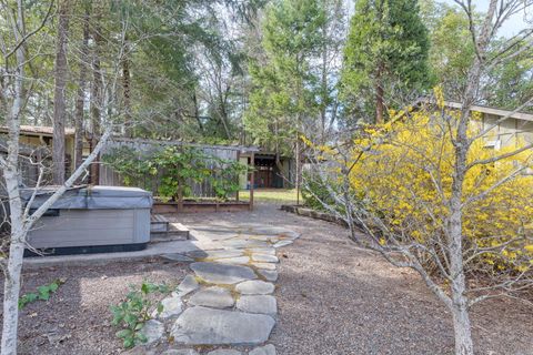 Tiny photo for 444 Sheraton Drive, Williams, OR 97544 (MLS # 220217827)