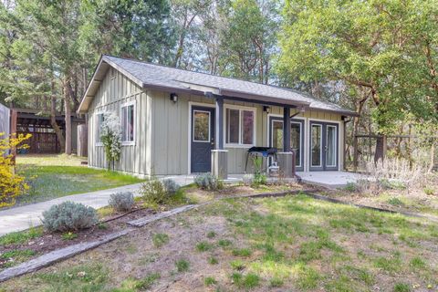 Tiny photo for 444 Sheraton Drive, Williams, OR 97544 (MLS # 220217827)