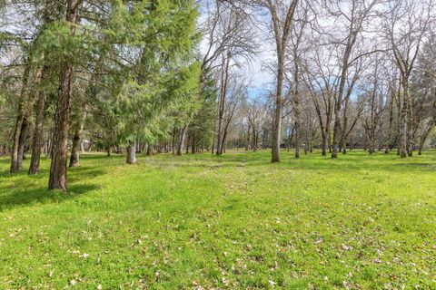 Tiny photo for 444 Sheraton Drive, Williams, OR 97544 (MLS # 220217827)