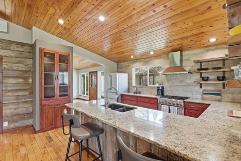 Tiny photo for 444 Sheraton Drive, Williams, OR 97544 (MLS # 220217827)