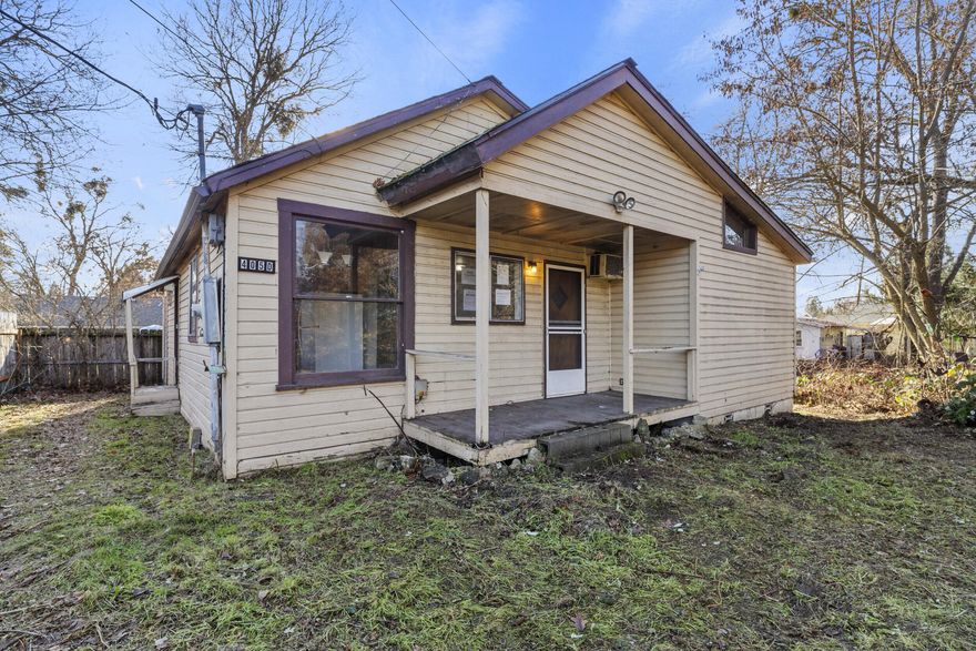 What a cool little spot! Large lot is totally secluded, fenced, and scenic with a creek that will whisper through the primary bedroom window. Situated well off Bridge it is the last house on the drive for the ultimate in privacy and seclusion. The primary bedroom has an attached bath. Previous relation indicates updated floor coverings. Walk to downtown nightlife and eateries. ALL offers must have POF for CASH offers  and Lender PQ's for Financed offers.  Cash/hard money/rehab loan. Rehab Offers must have one rehab bid in hand pre-offer, no exceptions. See Instructions.