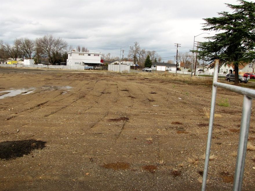 The former Howard Elementary School on 2.8 acres after being demolished and re-built across the street is now available as potentially a 16 lot subdivision. Currently it is zoned SFR-6 but may be able to re-zone to SFR-10 or SFR-12. All building debris have been removed except for approx $10,000 worth of usable Shale for home-site foundation/fill. Location is perfect for starter homes, located across from the new Howard Elementary School, shopping and freeway access. Buyer to perform and rely on their own due diligence.