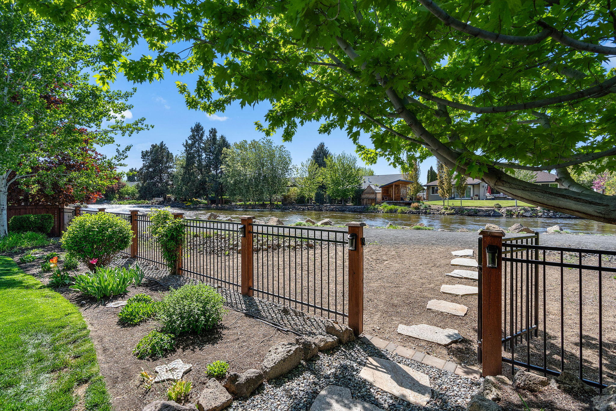 Lava Ridges - Residential