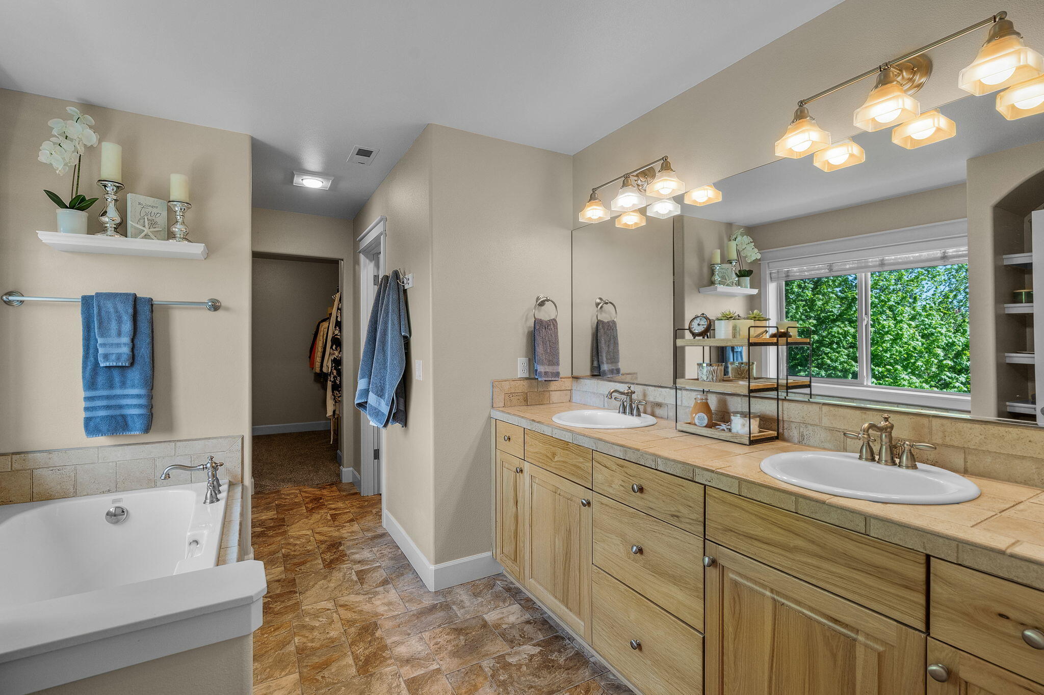 Lava Ridges - Residential