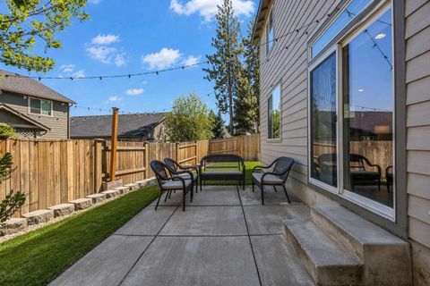 Tiny photo for 746 N Roundhouse Court, Sisters, OR 97759 (MLS # 220219537)