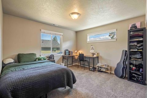 Tiny photo for 746 N Roundhouse Court, Sisters, OR 97759 (MLS # 220219537)