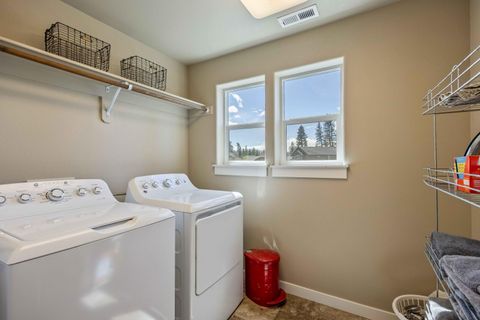 Tiny photo for 746 N Roundhouse Court, Sisters, OR 97759 (MLS # 220219537)