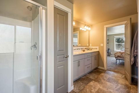 Tiny photo for 746 N Roundhouse Court, Sisters, OR 97759 (MLS # 220219537)