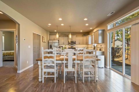 Tiny photo for 746 N Roundhouse Court, Sisters, OR 97759 (MLS # 220219537)